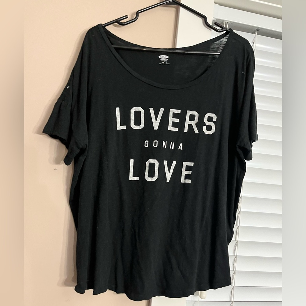Cute black graphic tee XL